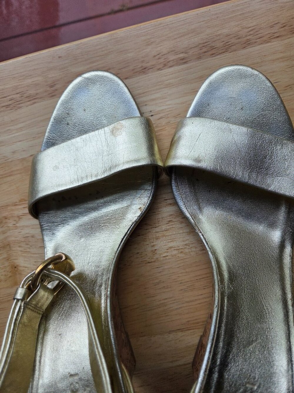Vintage Gucci Gold Metallic Wedges - Picture 14 of 16